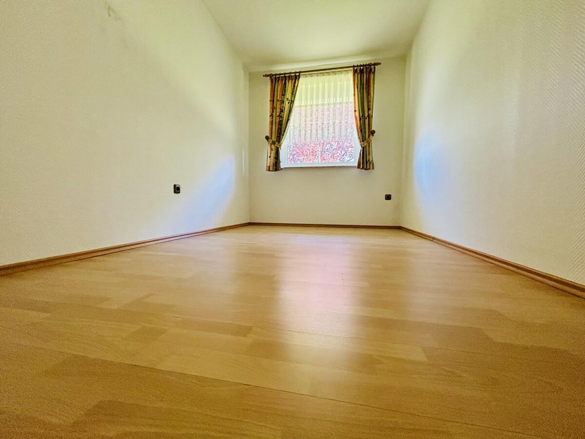 Kinder-/Arbeitszimmer