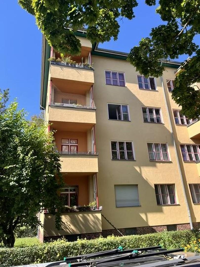 Südliche Fassade mit Balkon