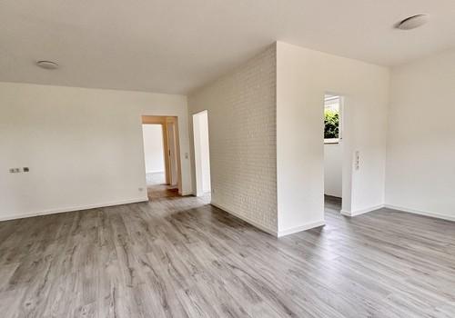 Wohnzimmer und Esszimmer