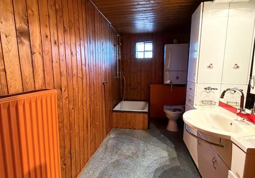 Badezimmer (EG)