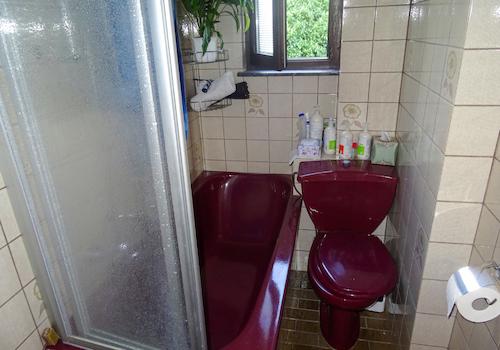 Tageslichtbad mit Wanne EG