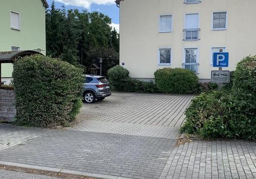 Zufahrt zu den Stellplätzen