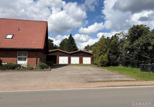 Garagen und Stellplätze