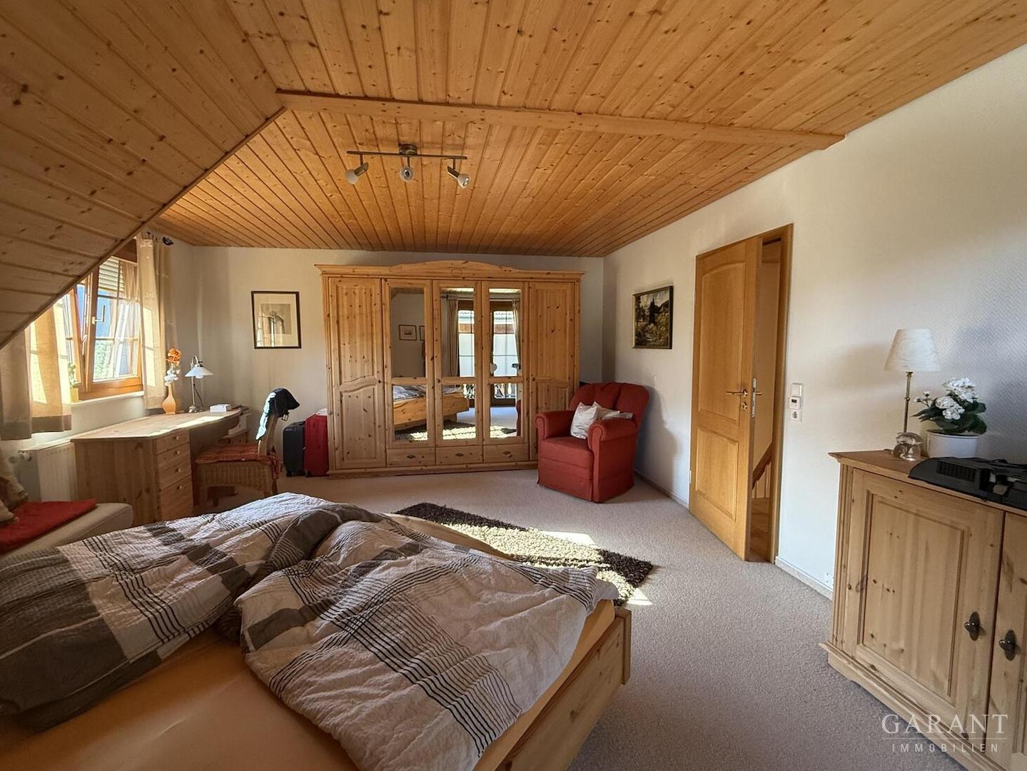 Schlafzimmer DG