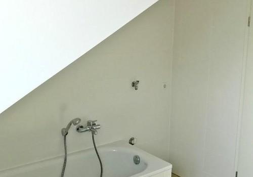 BadezimmerBadewanneWaschmaschi