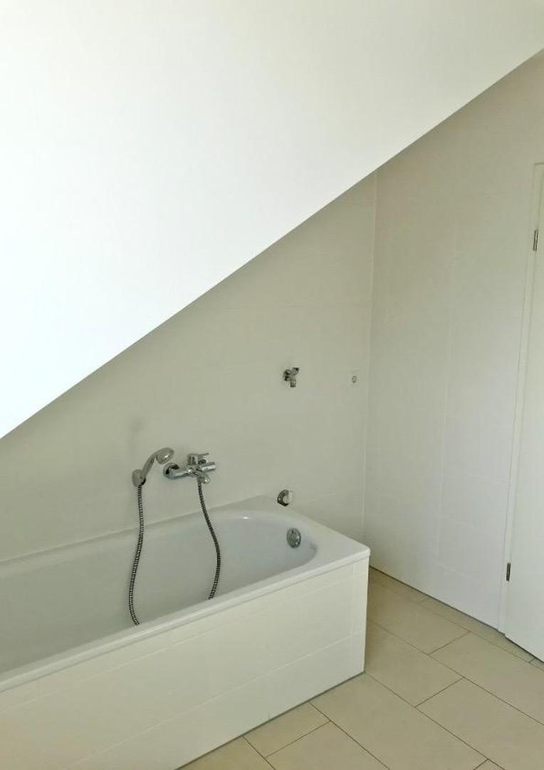 BadezimmerBadewanneWaschmaschi