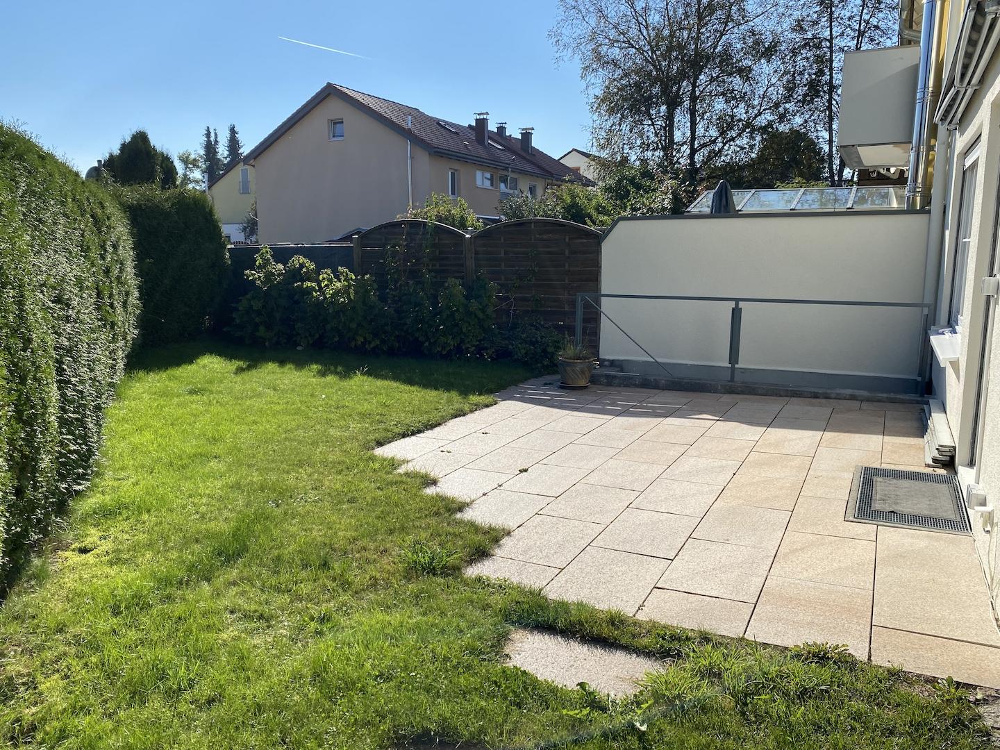 Garten mit Terrasse