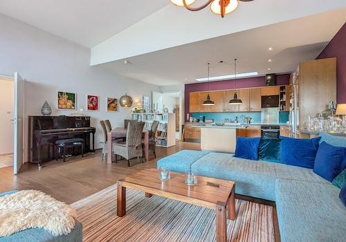Wohnzimmer gr. Whg.