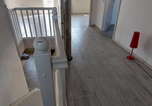 Galerie, Treppe nach unten