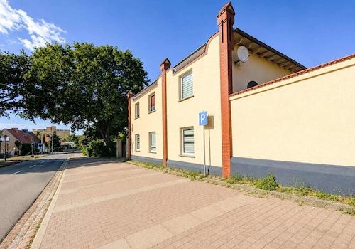 Parkplätze vor dem Haus