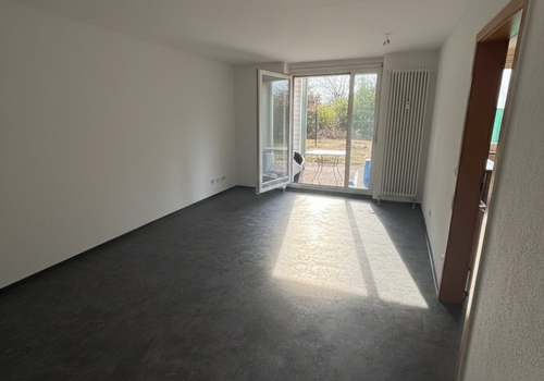 Wohnzimmer mit viel Licht