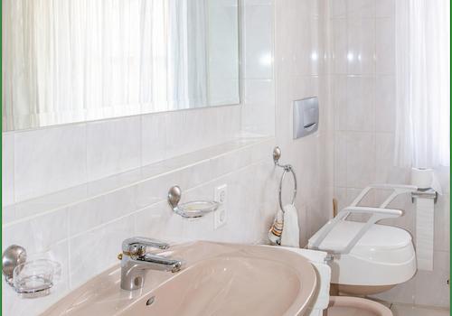 Badezimmer im Erdgeschoss