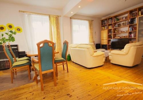 Wohnzimmer mit Essbereich