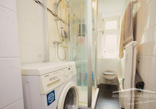 Badezimmer mit Dusche