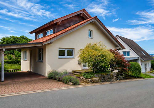 Nordansicht mit Carport
