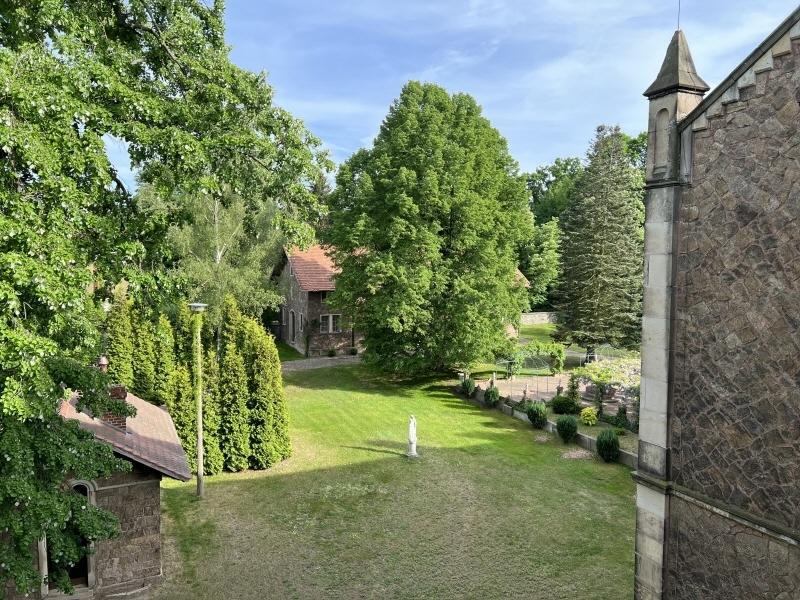 Orangerie, Garage und Halle