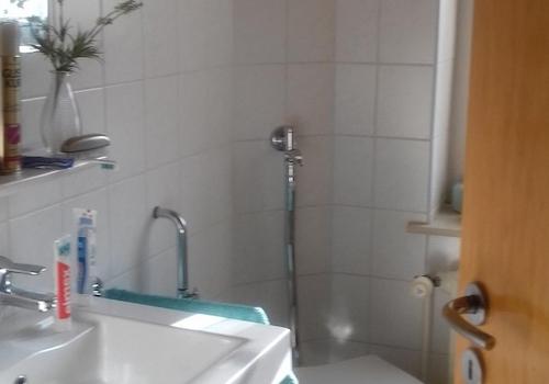 gästetoilette mit badewanne