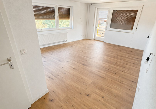 Wohnzimmer mit Küchenanschlüss