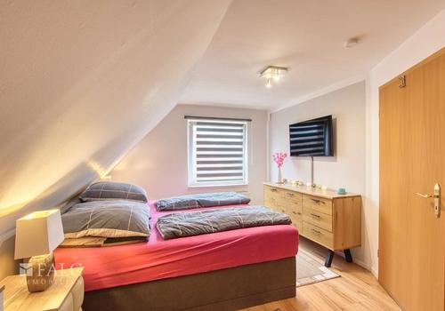 Schlafzimmer DG