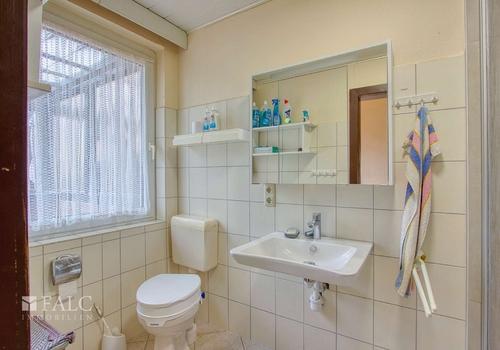 Badezimmer EG I