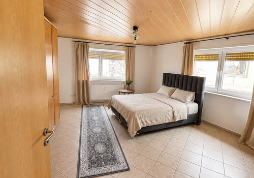 großes Schlafzimmer 2