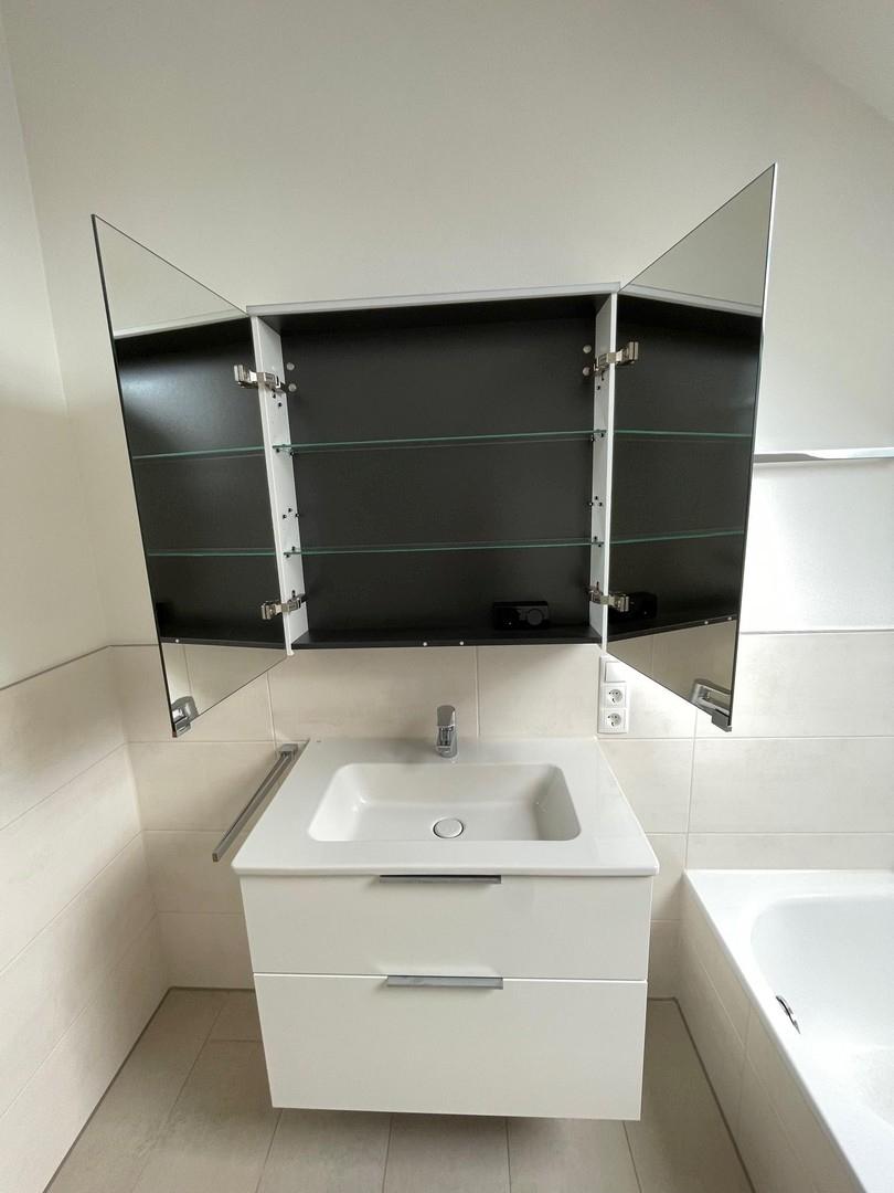 Spiegelschrank