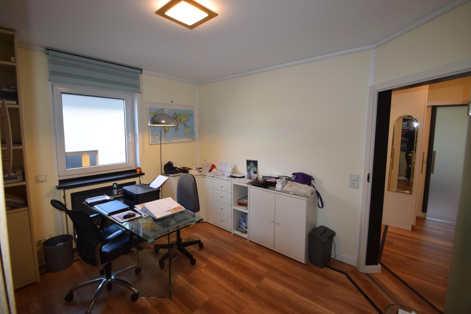 2.2 Büro_Schlafen 1