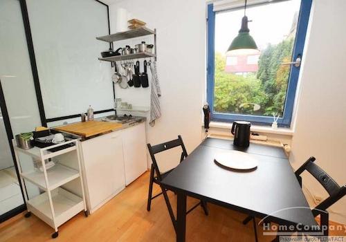 Pantry mit Esstisch