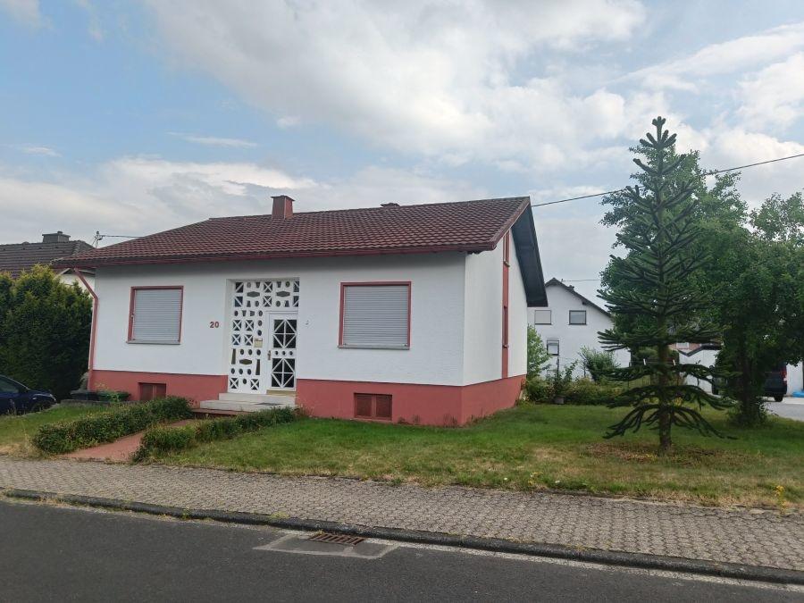 Straßenansicht 1