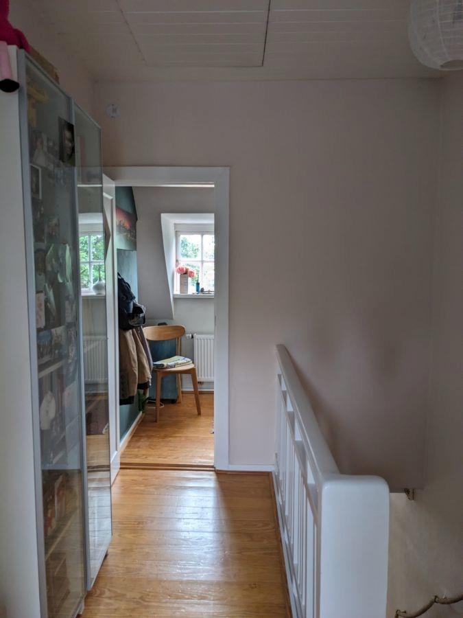 Treppenflur OG zum Osten Richtung Zimmer 3