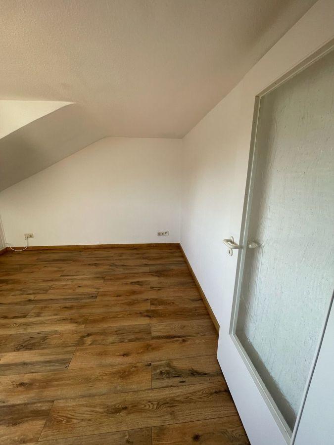 Wohnzimmer Eingangstür leer
