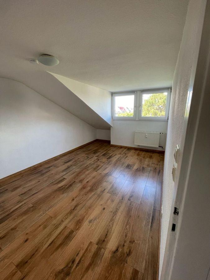 Schlafzimmer - Eingang  leer
