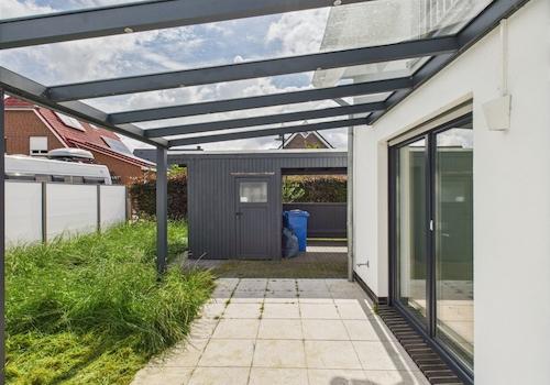 Terrasse mit Glasüberdachung