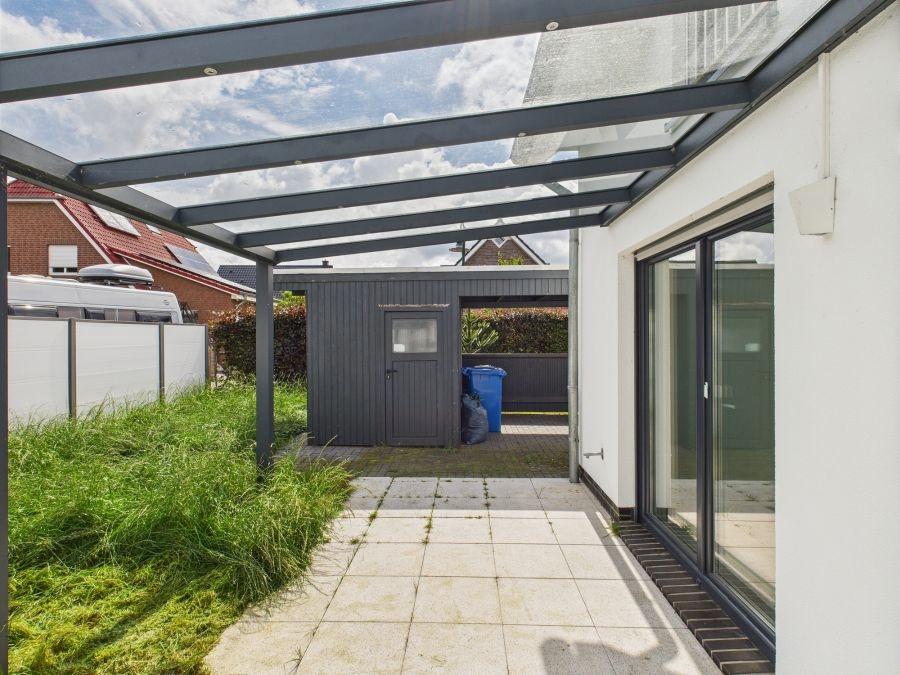 Terrasse mit Glasüberdachung