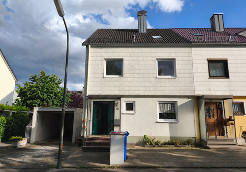 Hausansicht von der Straße