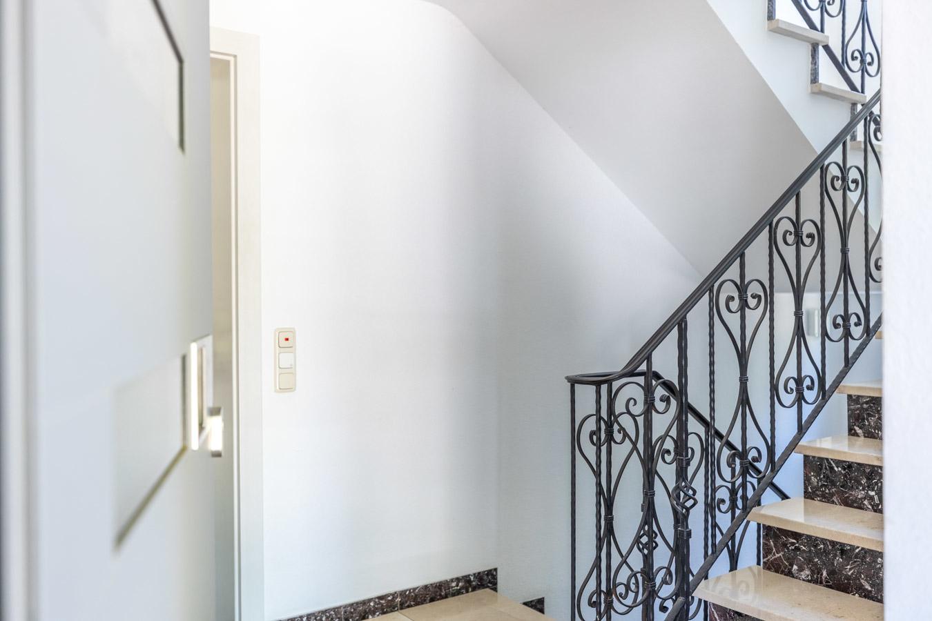 Wohnen mit Charme unter dem Dach – 4-Zimmer-Wohnung mit Westbalkon