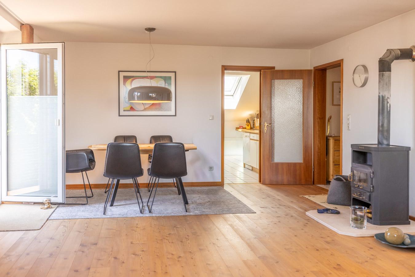 Wohnen mit Charme unter dem Dach – 4-Zimmer-Wohnung mit Westbalkon