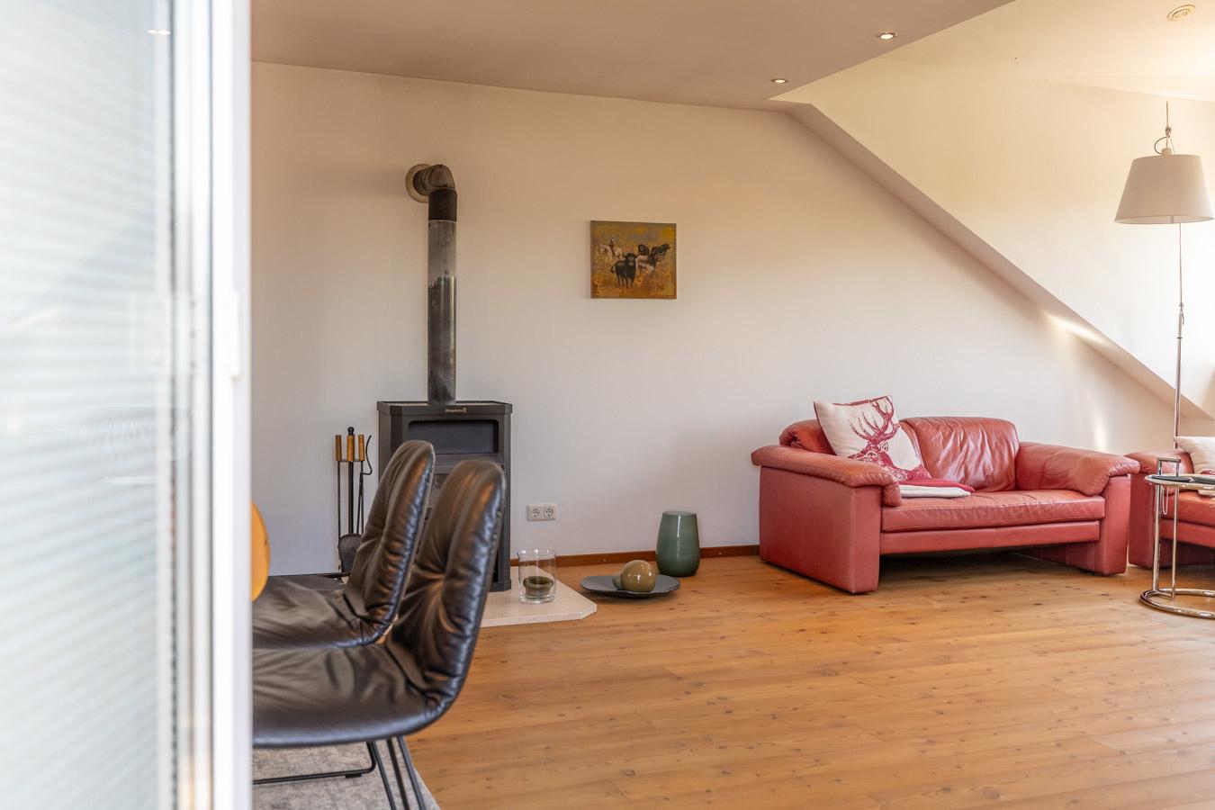 Wohnen mit Charme unter dem Dach – 4-Zimmer-Wohnung mit Westbalkon