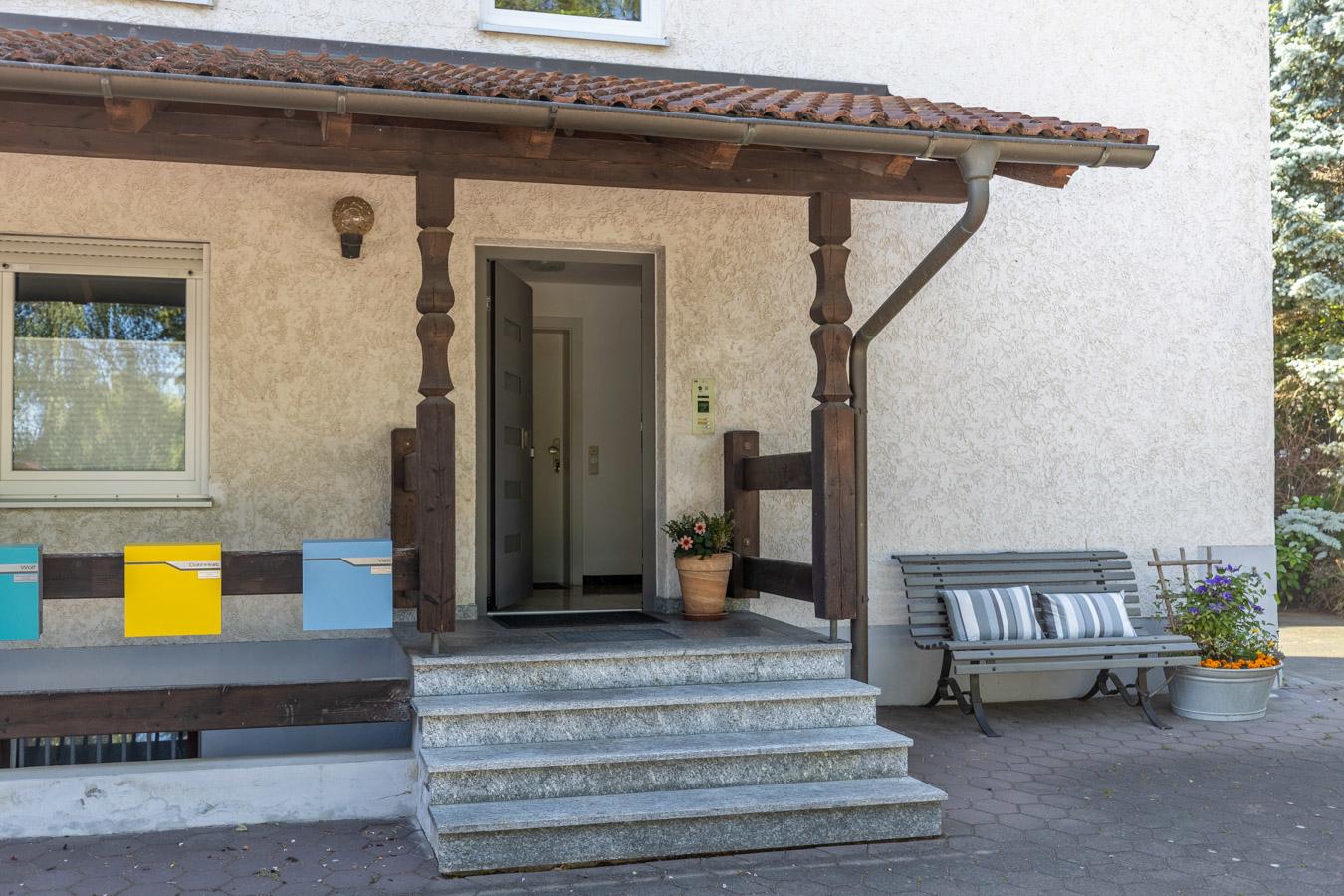 Wohnen mit Charme unter dem Dach – 4-Zimmer-Wohnung mit Westbalkon