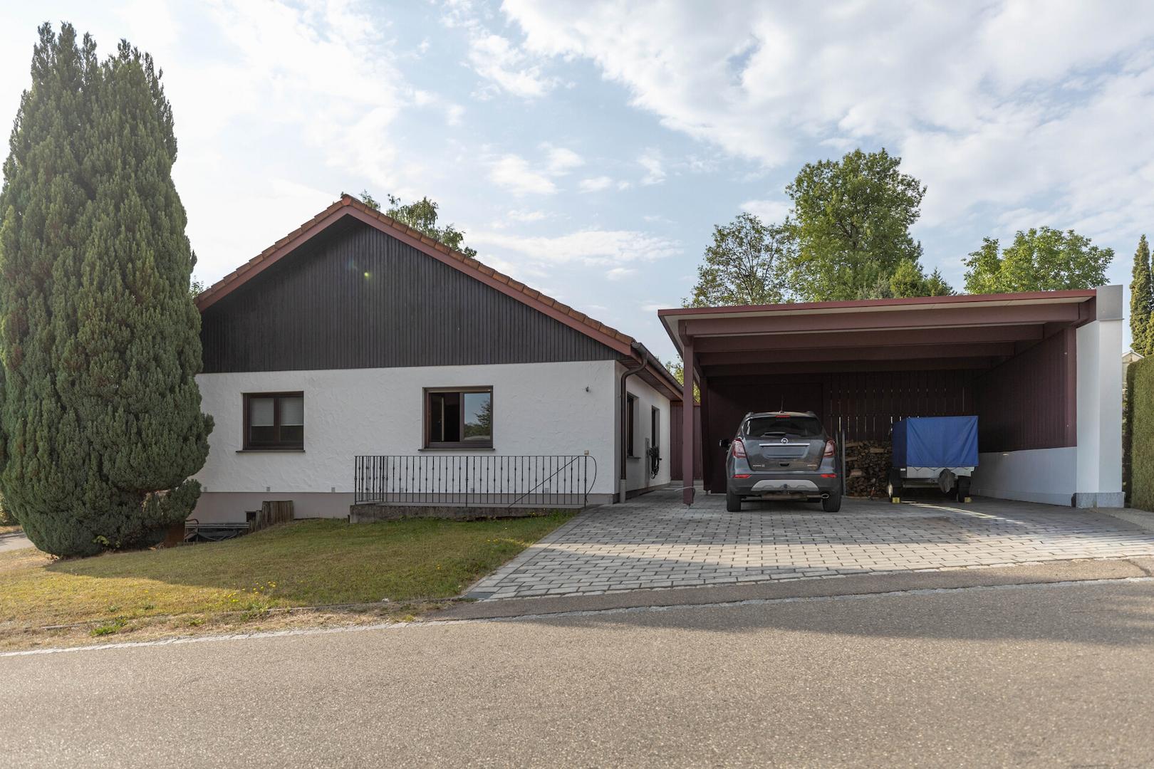 Familienglück mit großem Garte