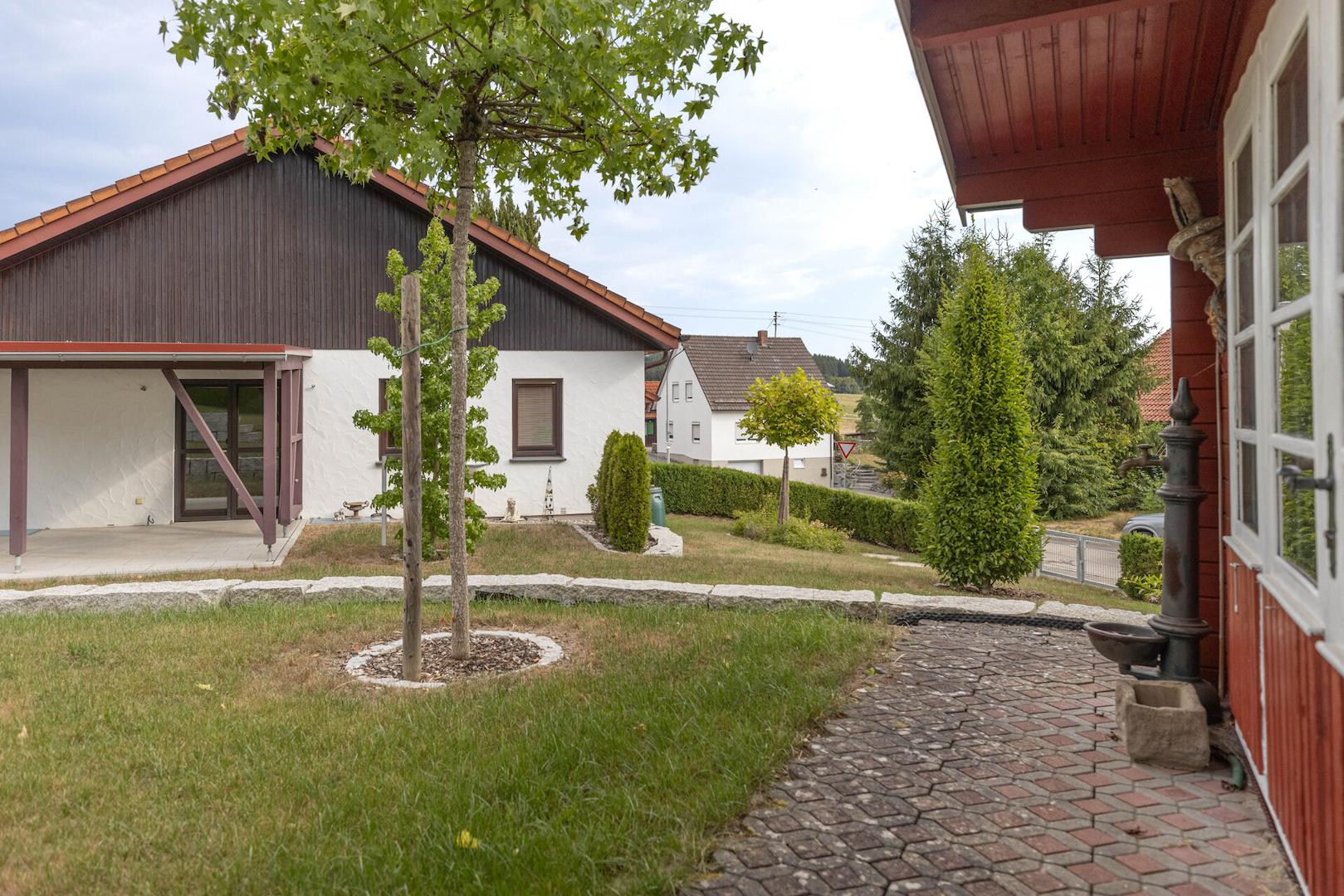 Familienglück mit großem Garte