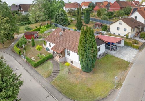 Familienglück mit großem Garte