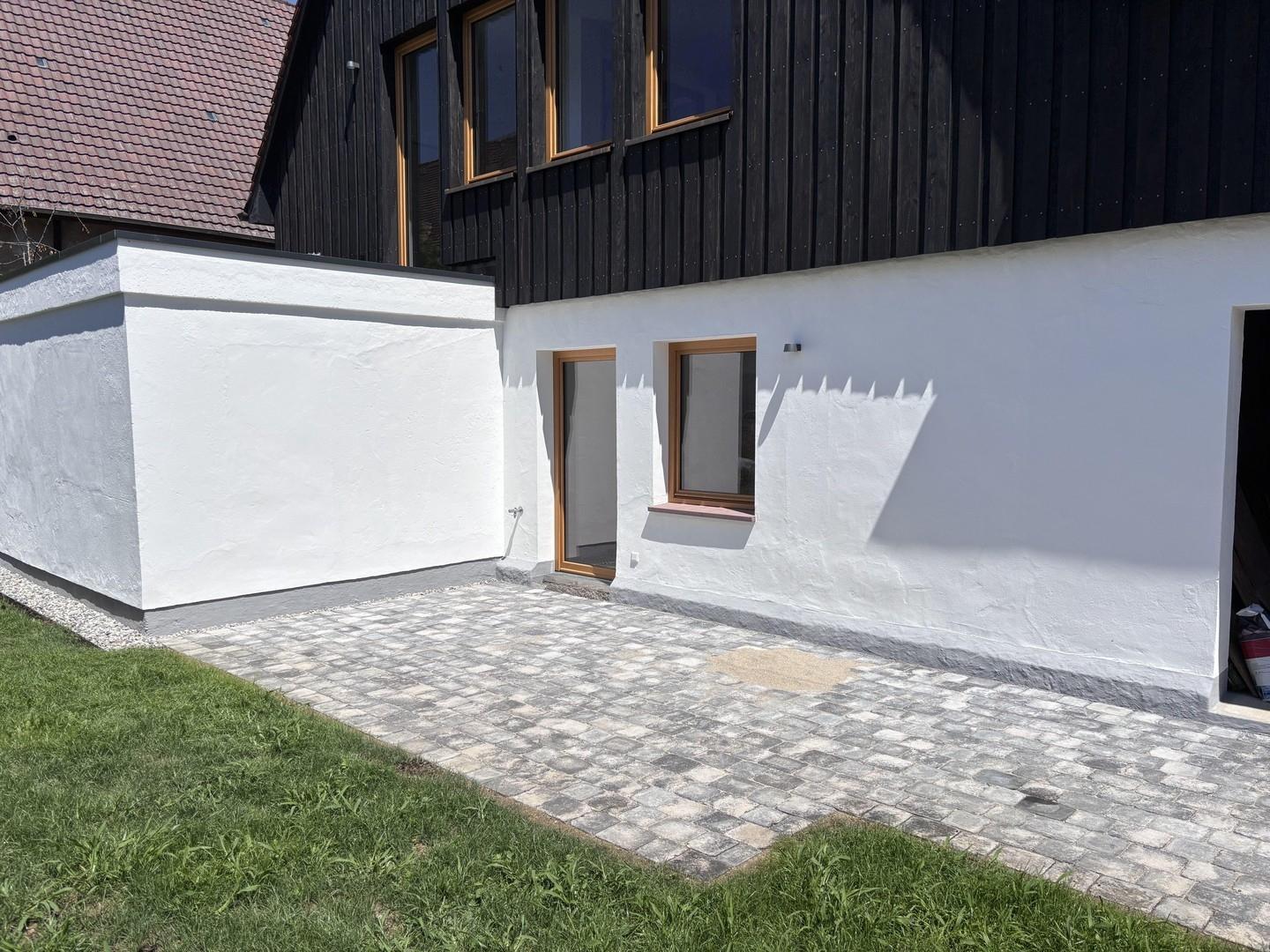 Terrasse 2 mit Garten