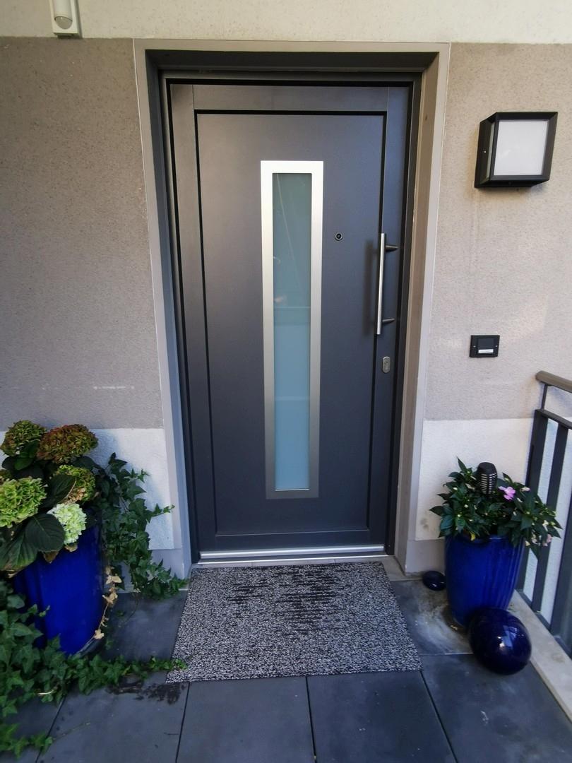 Überdachter Wohnungseingang