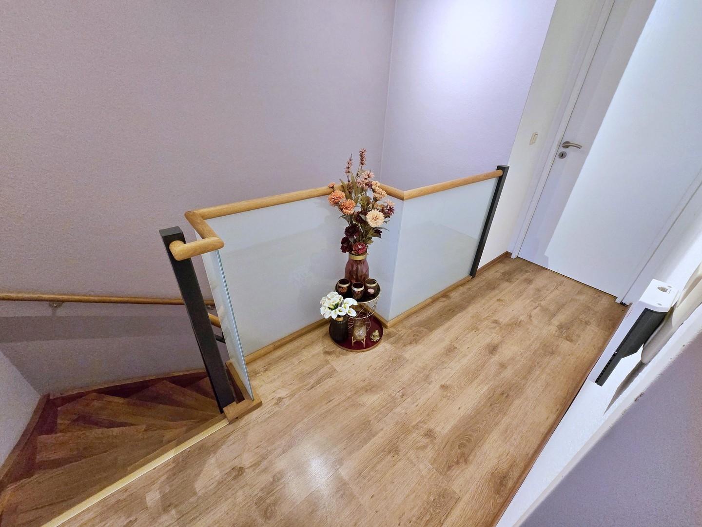 Flur / Treppe OG