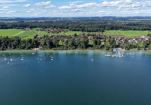 Gollenshausen vom See aus