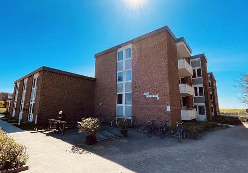 Hausansicht mit Zuwegung