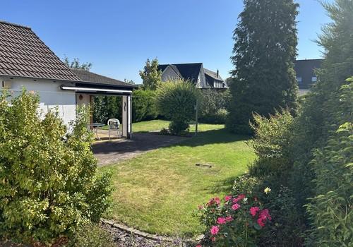 Garten mit Freisitz
