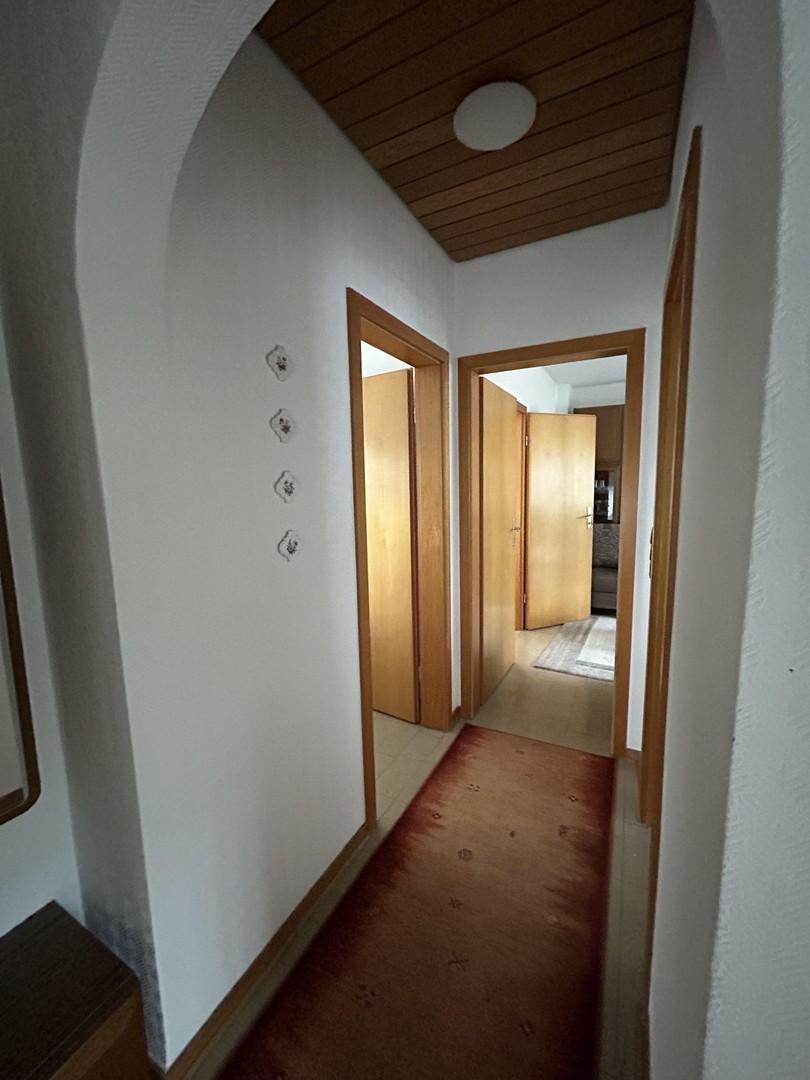 Raum 10 Flur gemäß Skizze