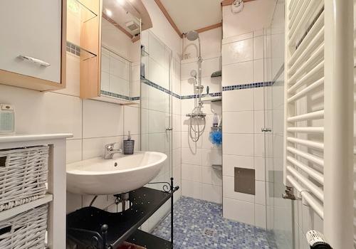 EG / innenliegendes Duschbad